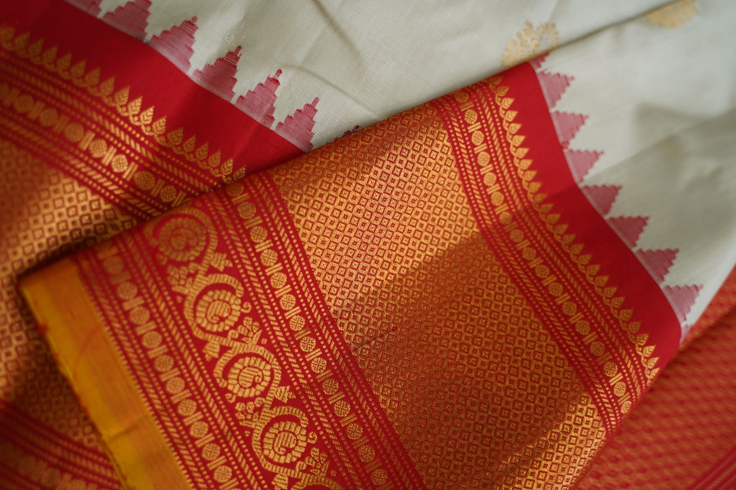 Gadwal Silk Saree PC15325