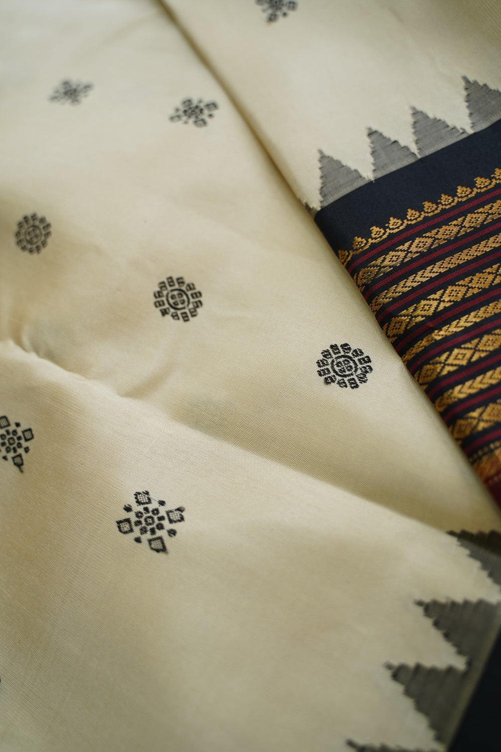 Gadwal Silk Saree PC15324