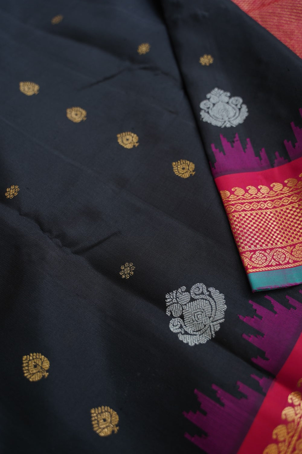 Gadwal Silk Saree PC15322