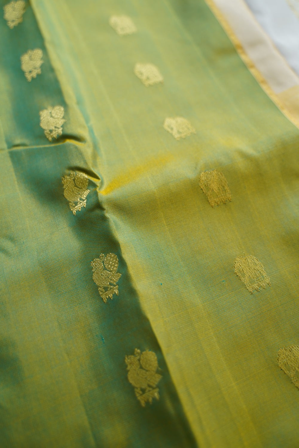 Gadwal Silk Saree PC15641