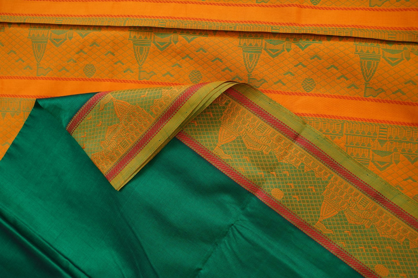Kanchi Semi Silk Cotton Saree PC15737