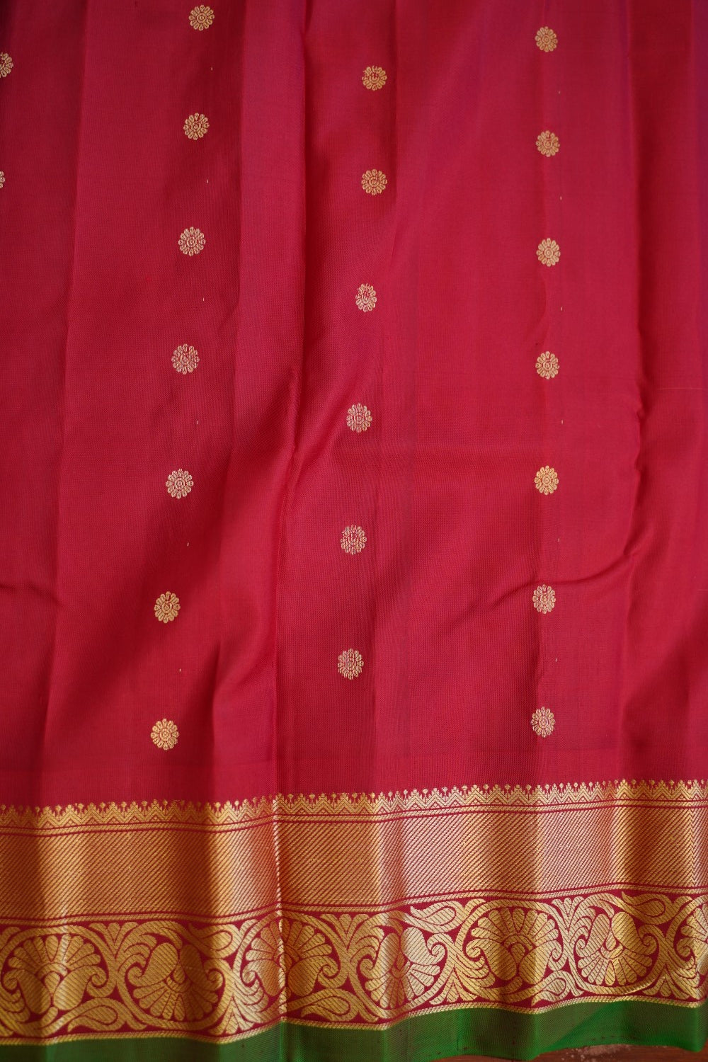 Gadwal Silk Saree With Zari Border PC13317