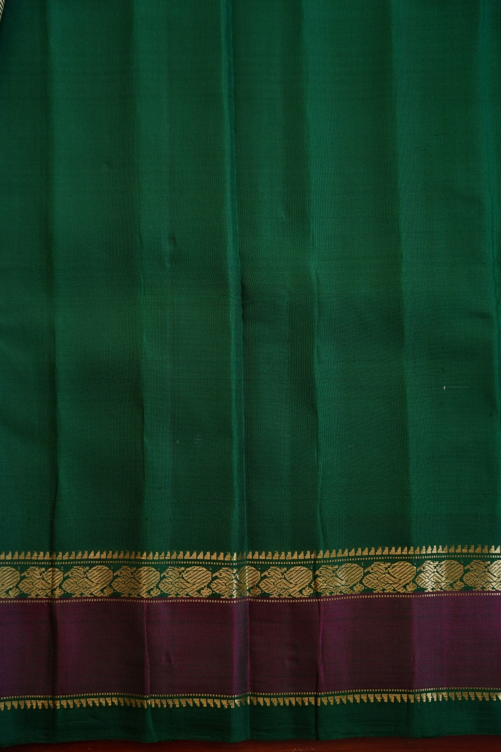 Gadwal Silk Saree With Zari Border PC12310