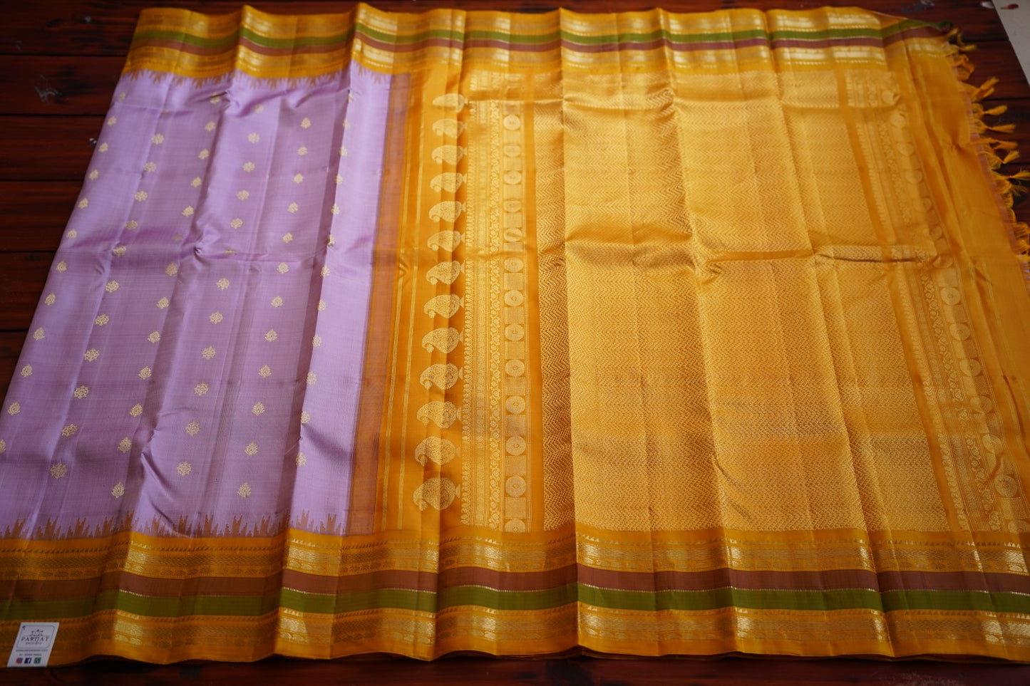 Gadwal Silk Saree With Zari Border PC12308