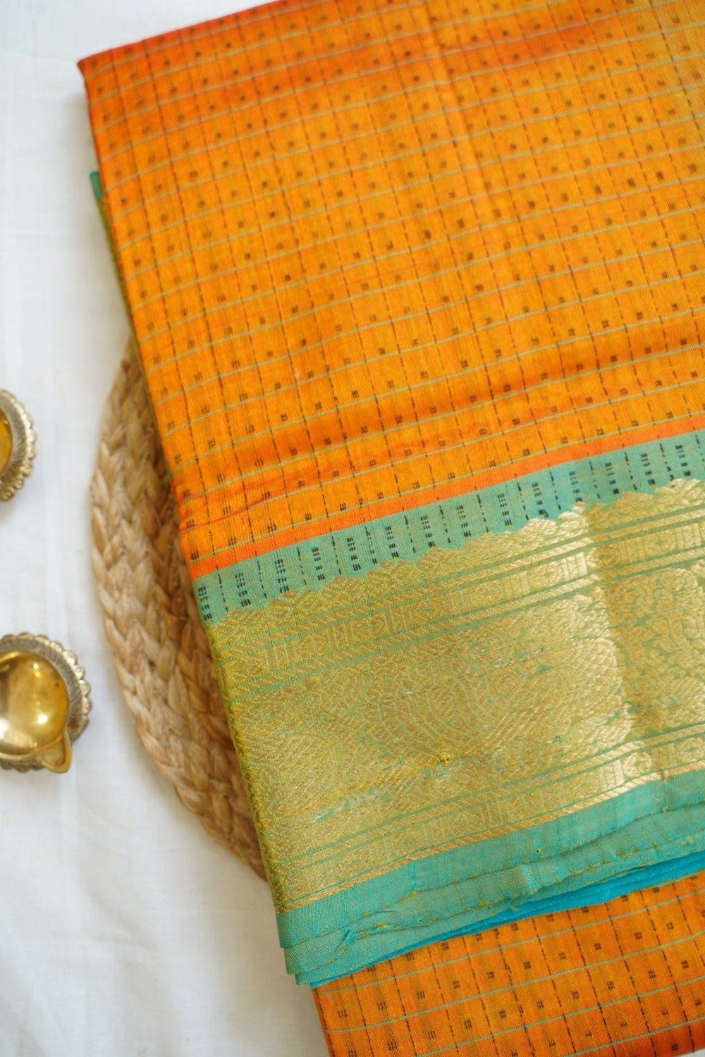White Kanchi Silk Cotton Saree With Zari Border PC10725