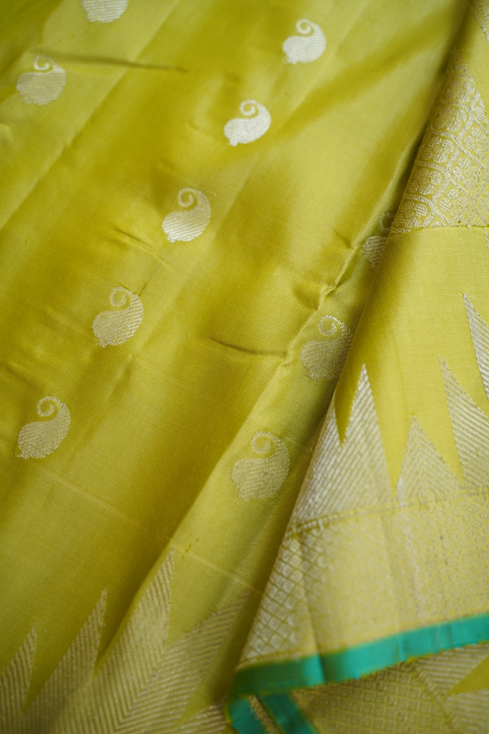 Gadwal Silk Saree PC16332