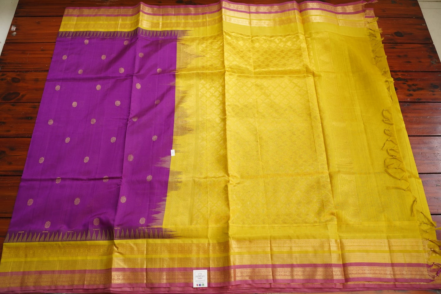 Kanchi Handloom Silk Cotton Saree With Zari Border PC15443
