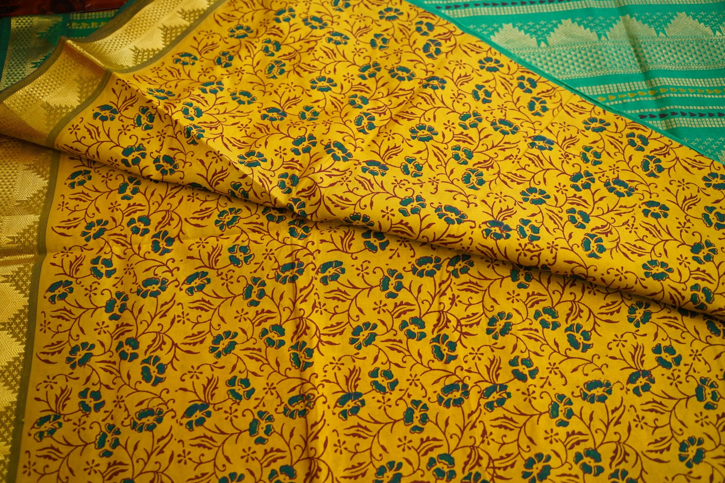 Kanchi Semi Silk Cotton Saree PC17571