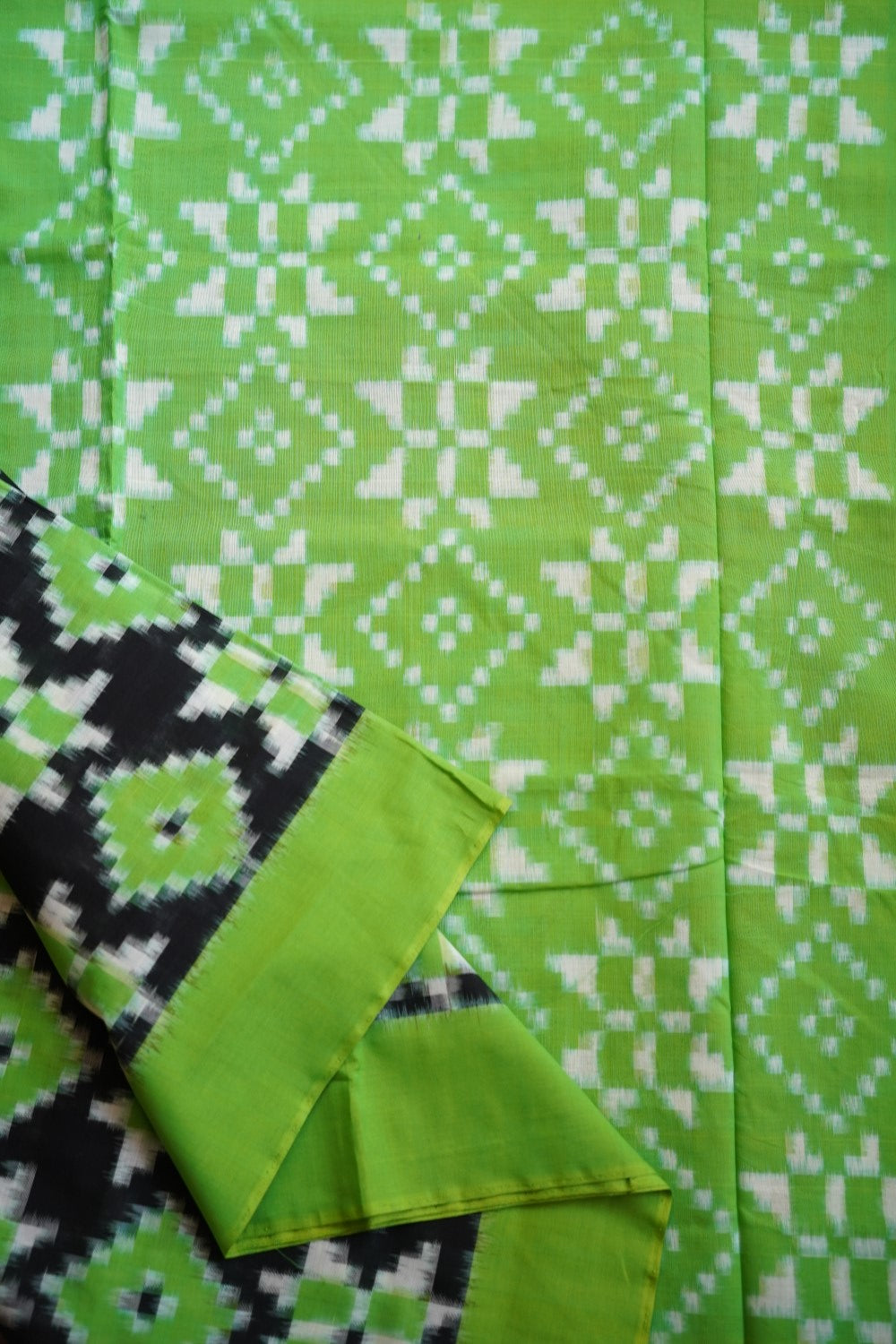 Telia rummal Ikat handloom Cotton Saree PC12375