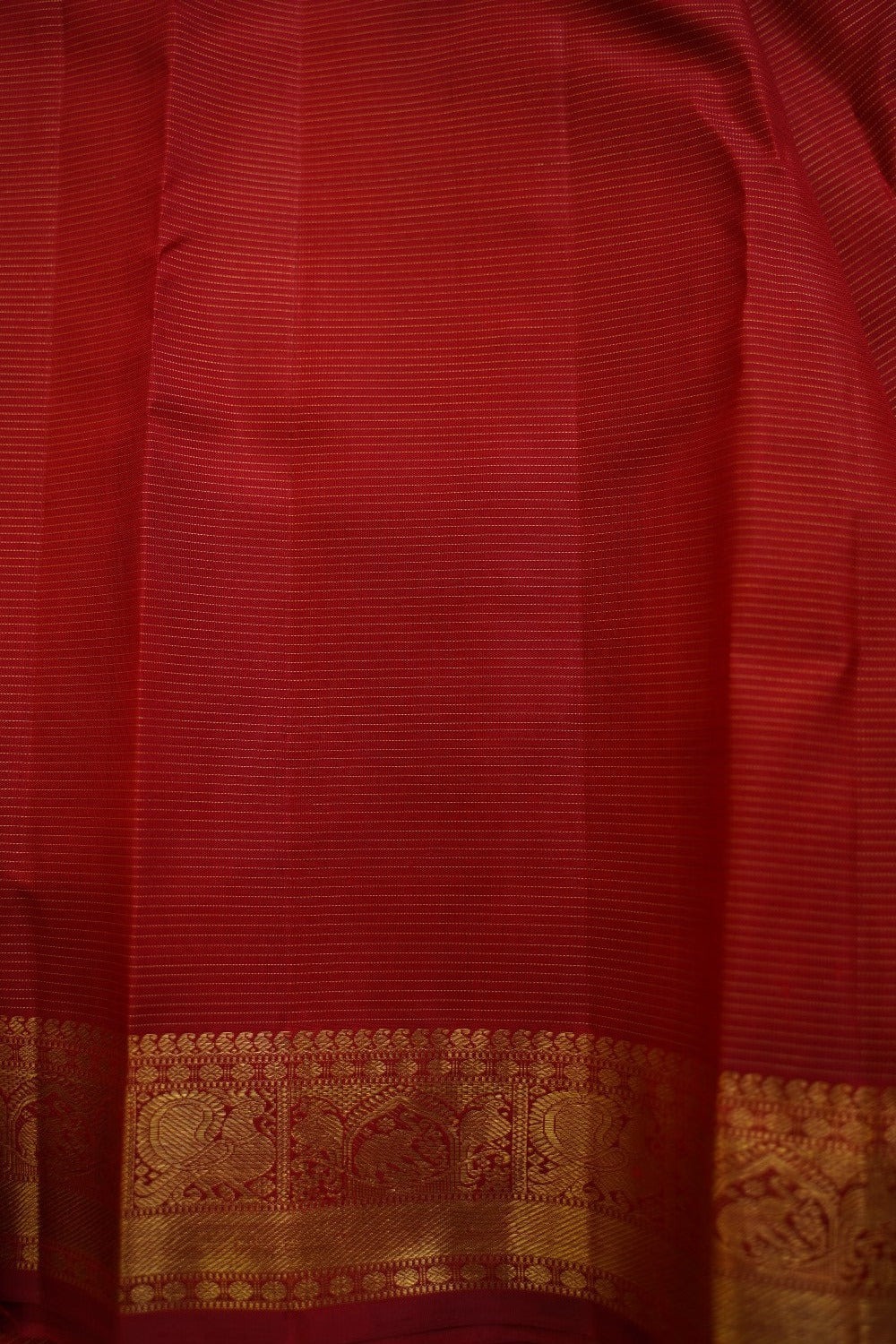 Red  Vairaoosi Pure 4gm Gold Kanchi Silk Saree PC10684