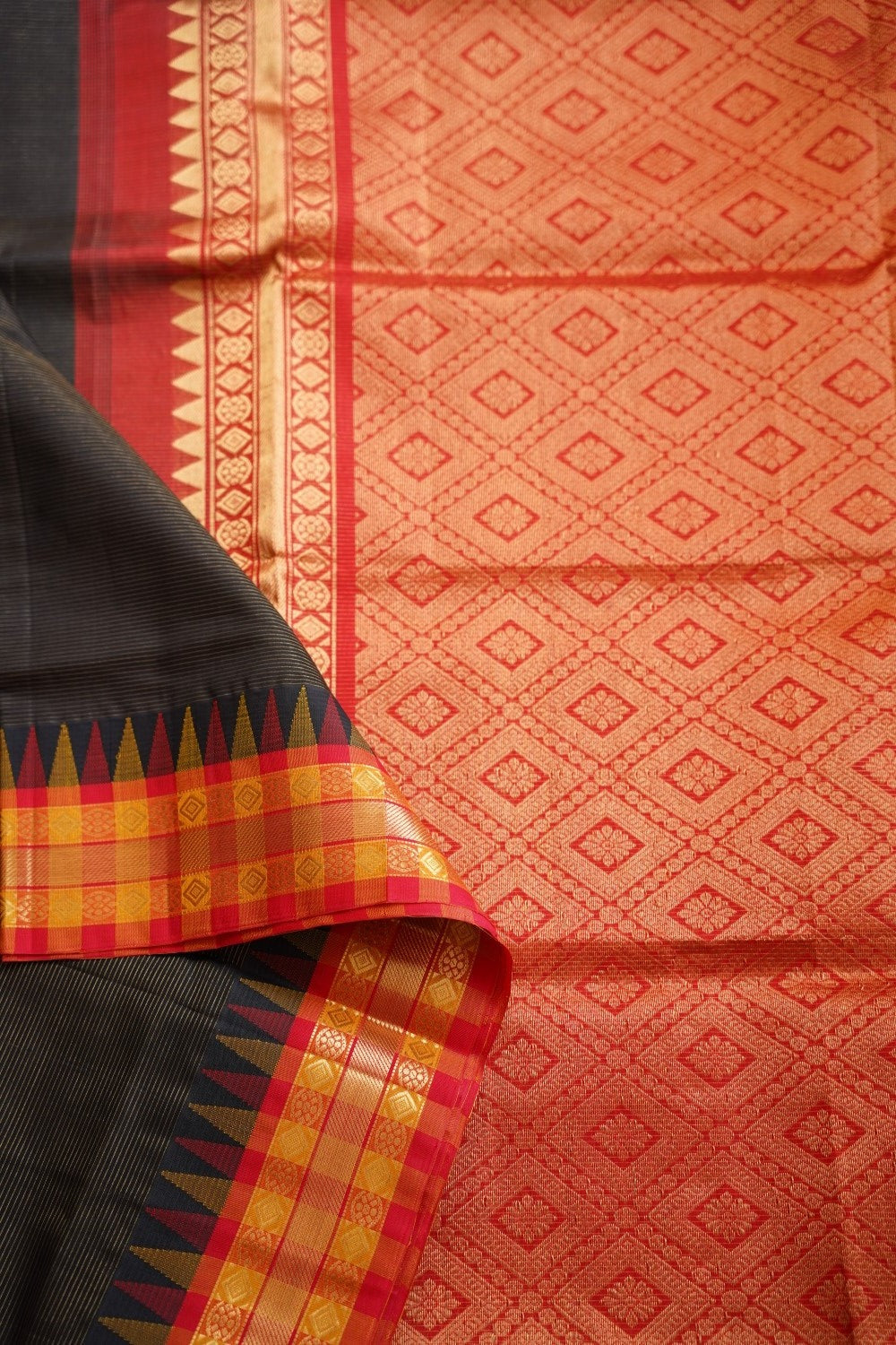 Vairaoosi Weave Kanchi Handloom Silk Cotton Saree With Zari Border  PC9770